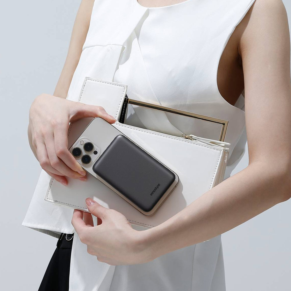 Picture of Innostyle PowerMag Slim Magnetic Wireless Charging with USB-C input output Fast Charge PowerBank (Blue)